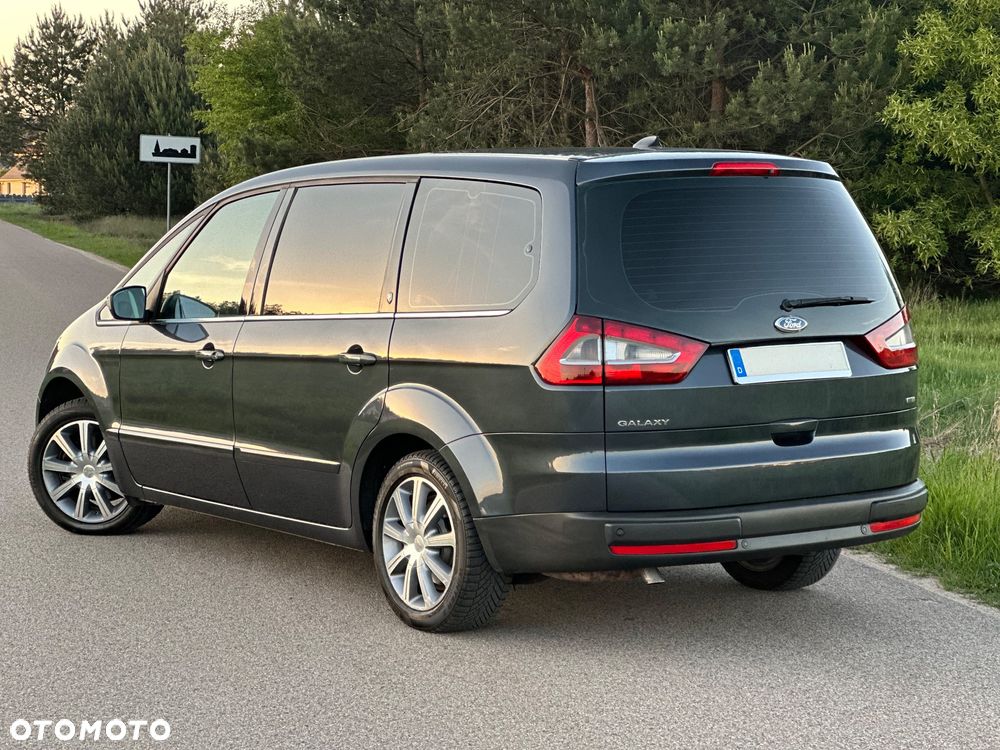 Ford Galaxy - 12