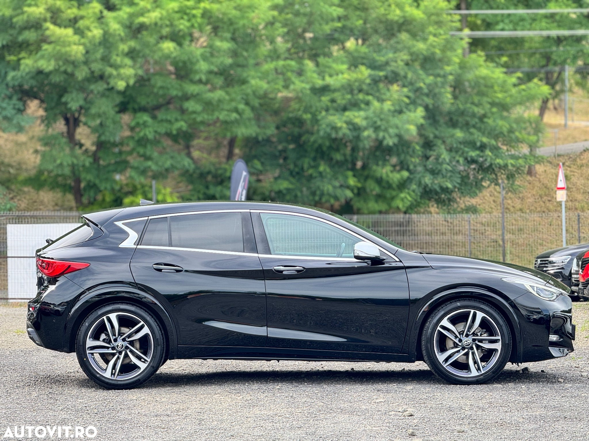 Infiniti Q30 2.2d DCT Sport City Black - 5