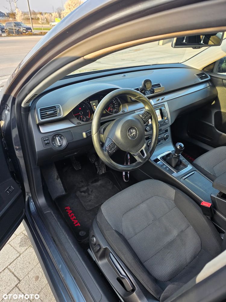 Volkswagen Passat 2.0 TDI Comfortline - 6