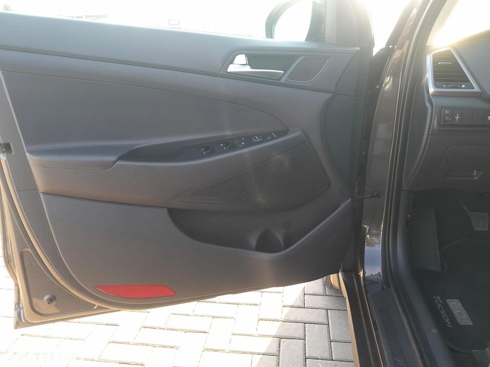 Hyundai Tucson 1.6 GDI BlueDrive GO 2WD - 10