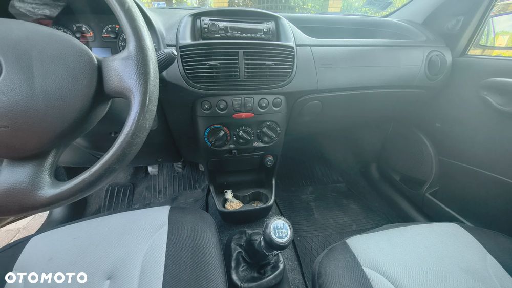 Fiat Punto 1.2 8V - 9