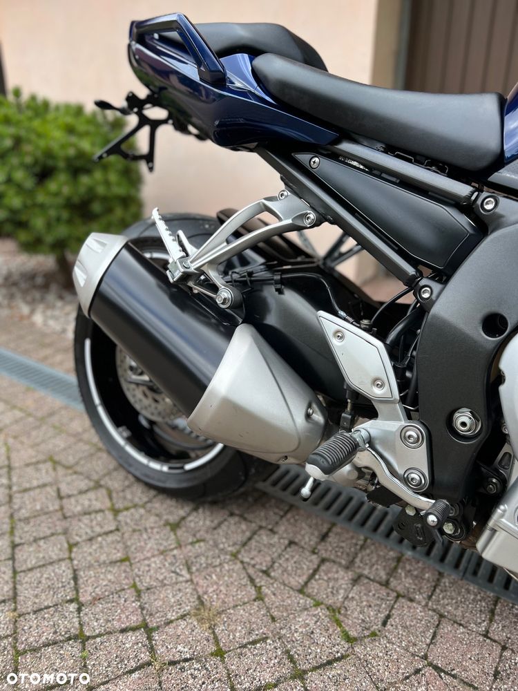 Yamaha FZ - 12