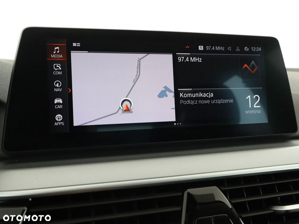 BMW Seria 5 520d mHEV - 24