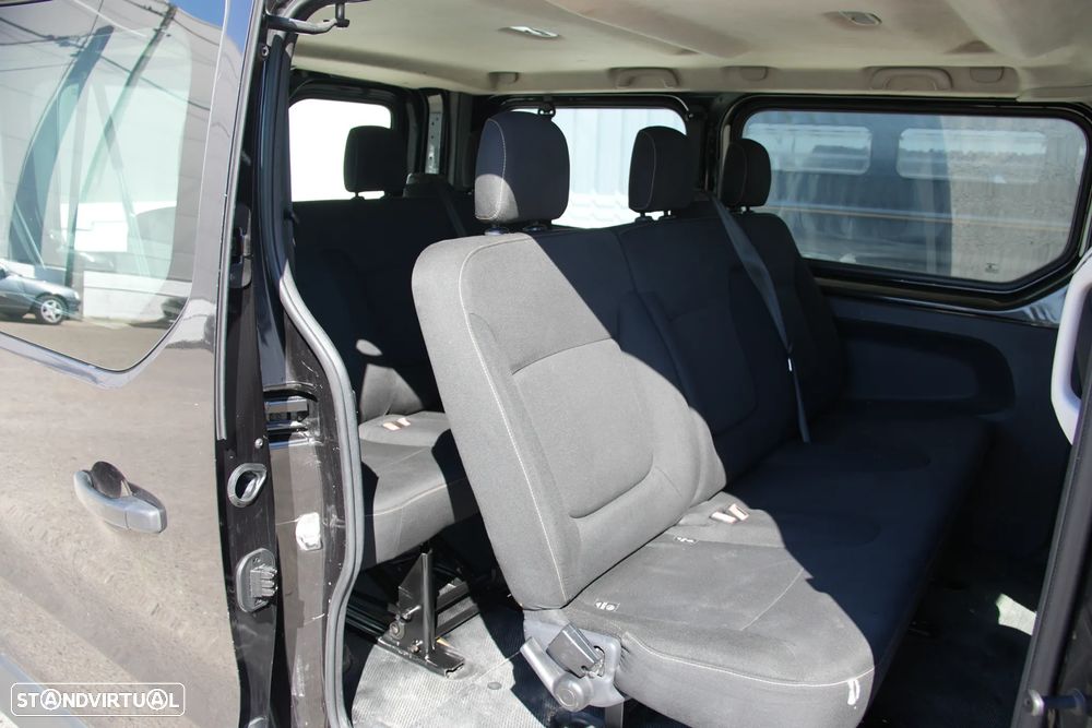 Renault Trafic 9Lugares 1.6DCI - 12