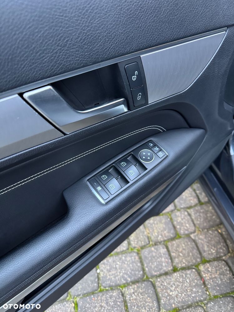 Mercedes-Benz Klasa E 220 CDI 7G-TRONIC - 17