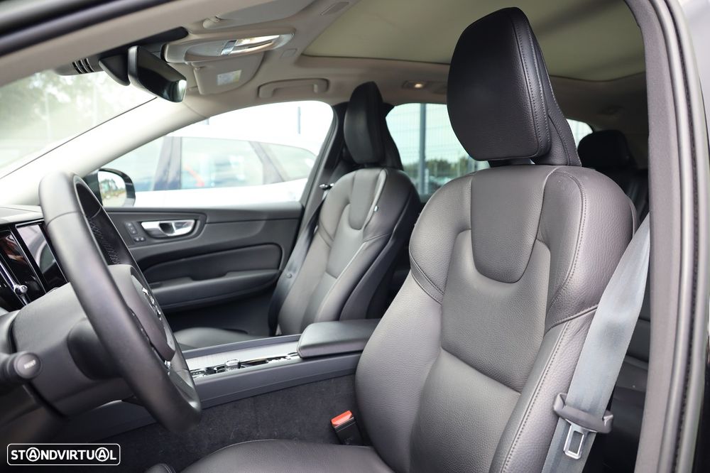 Volvo XC 60 2.0 B4 Plus Bright — fotografia 8