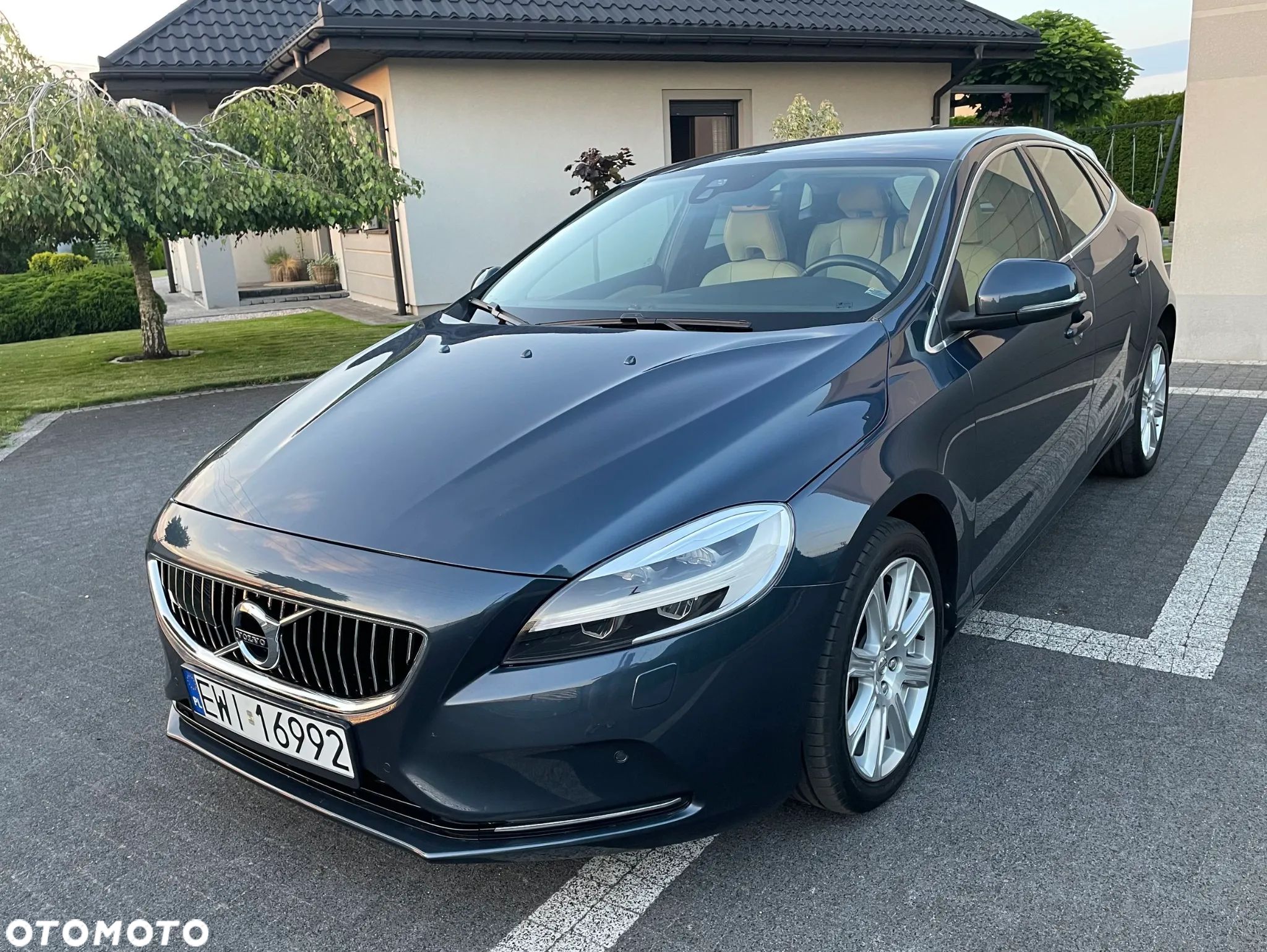 Volvo V40 T3 Geartronic Inscription - 1
