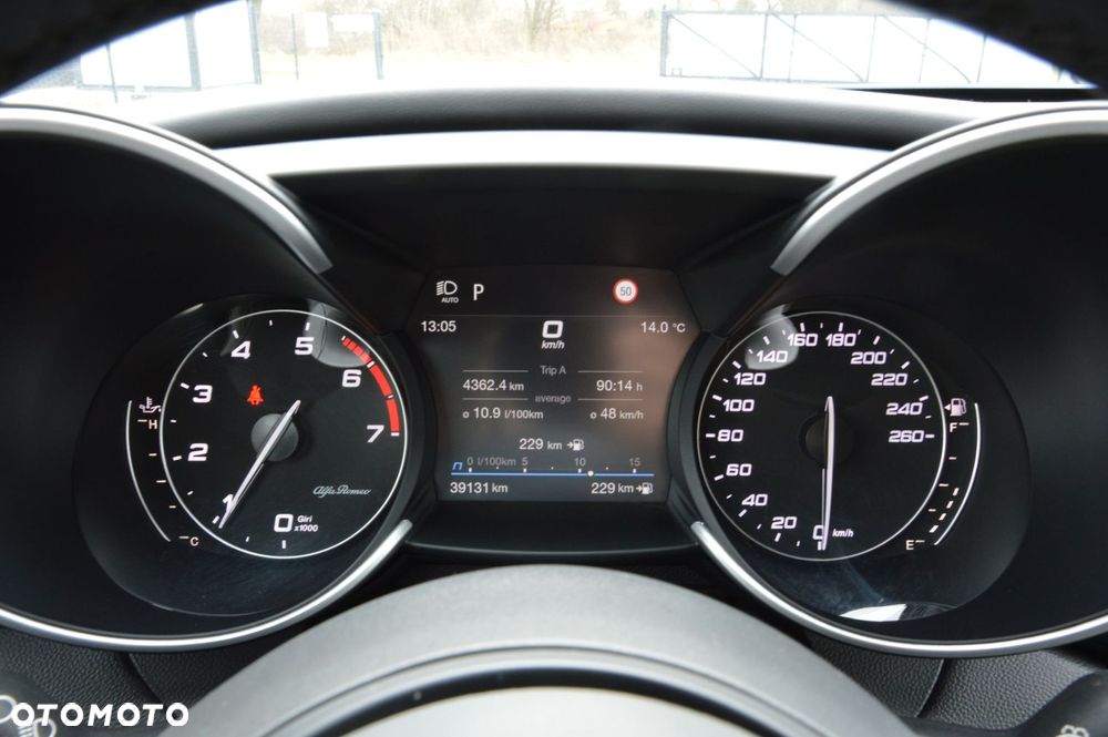 Alfa Romeo Giulia 2.0 Turbo Veloce TI Q4 - 16