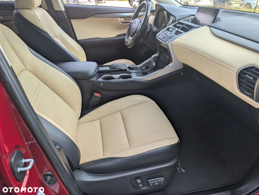 Lexus NX 200t AWD Luxury Line - 3