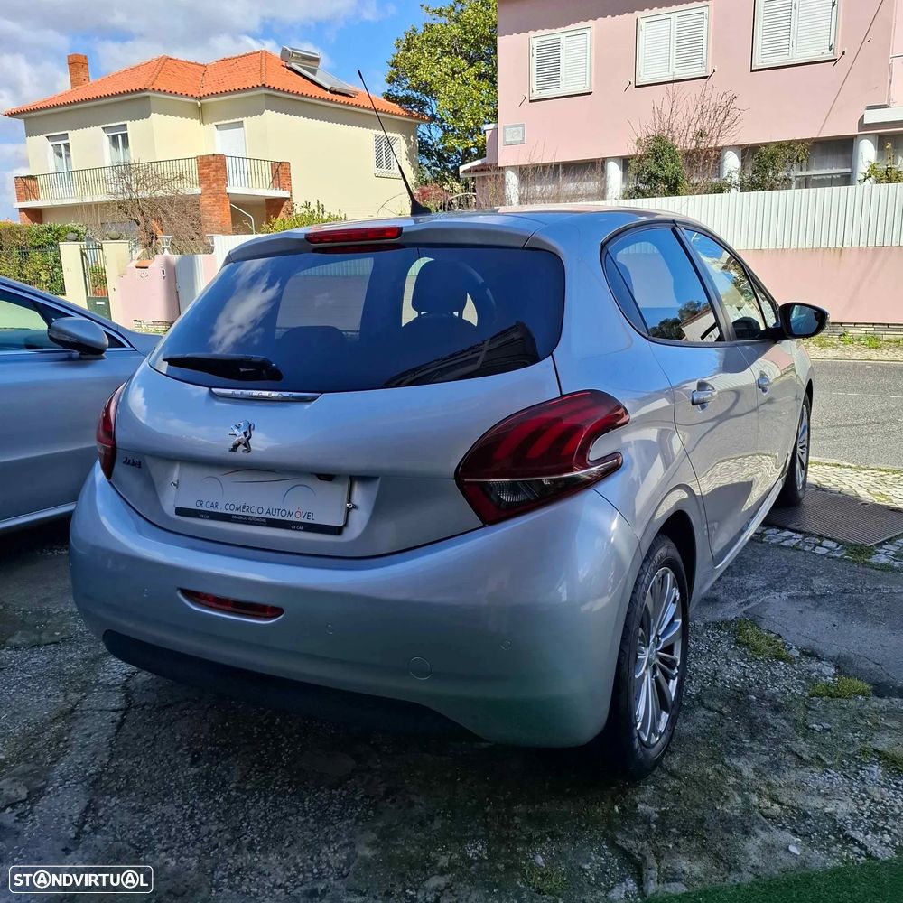 Peugeot 208 1.6 BlueHDi Style - 4