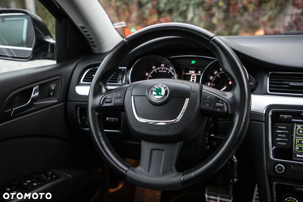 Skoda Superb 2.0 TSI DSG Elegance - 27