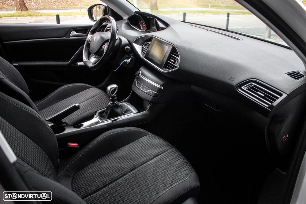 Peugeot 308 SW BlueHDi 100 Stop & Start Active - 21