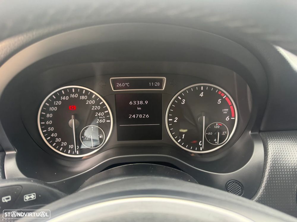 Mercedes-Benz A 200 - 18