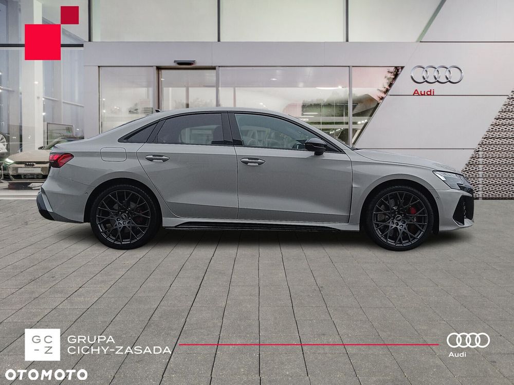 Audi RS3 Limousine - 8