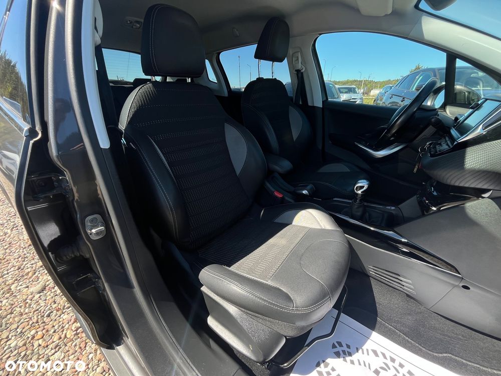 Peugeot 2008 PureTech 130 Allure - 19
