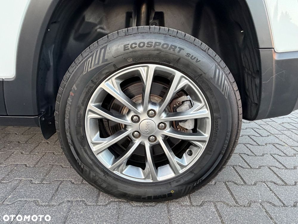 Jeep Cherokee - 34