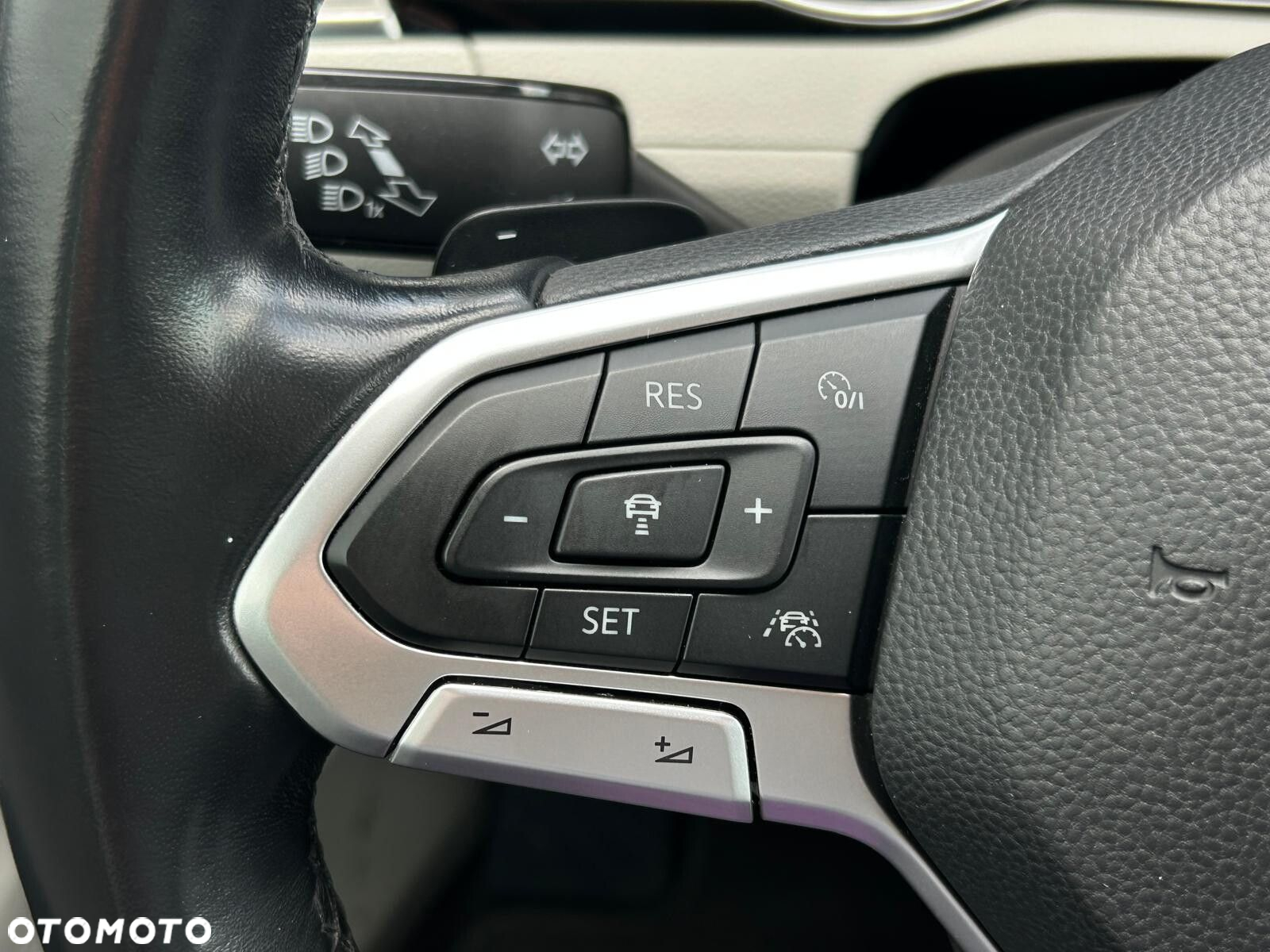 Volkswagen Passat 2.0 TDI 4Mot Elegance DSG - 22