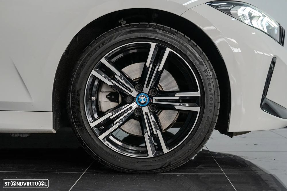BMW 320 e Pack Desportivo M Auto - 4