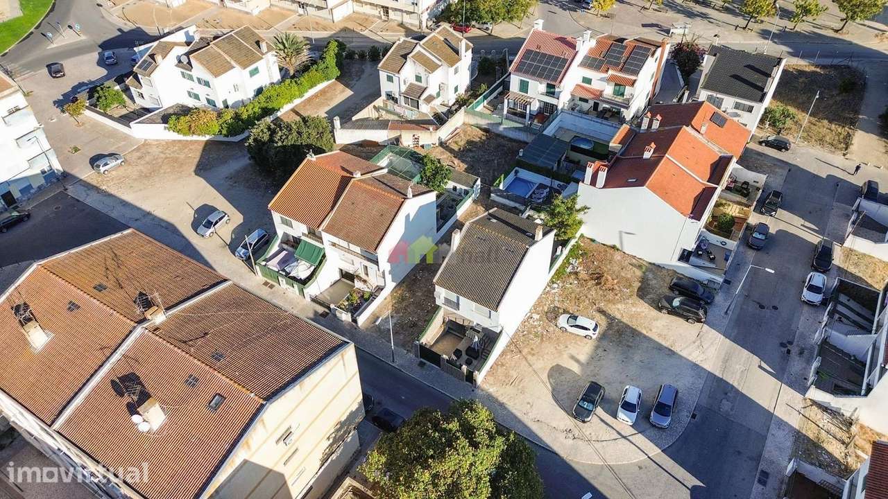 Terreno para construção de moradia no Vale da Amoreira, Baixa da Banhe - Grande imagem: 3/13