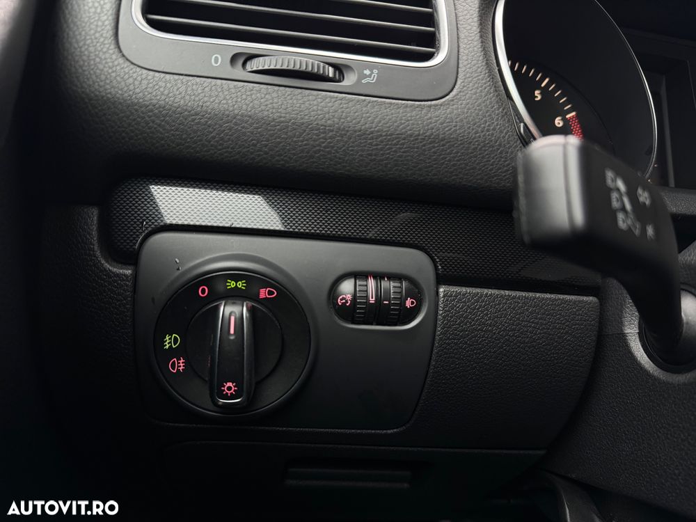 Volkswagen Golf 1.6 Comfortline - 21