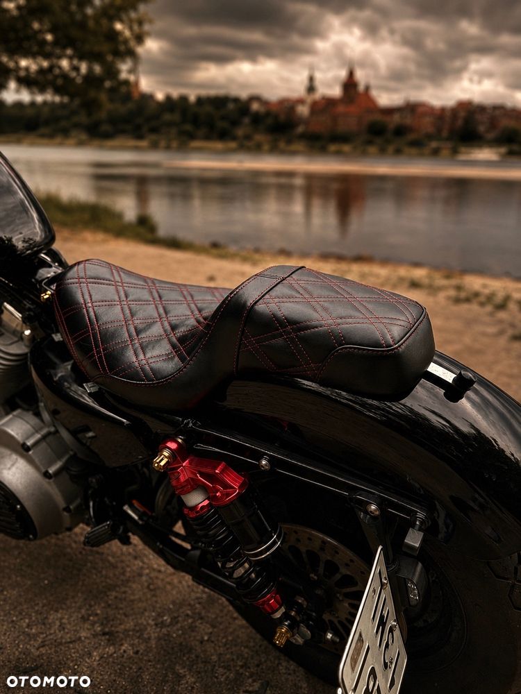 Harley-Davidson Sportster Custom 883C - 15