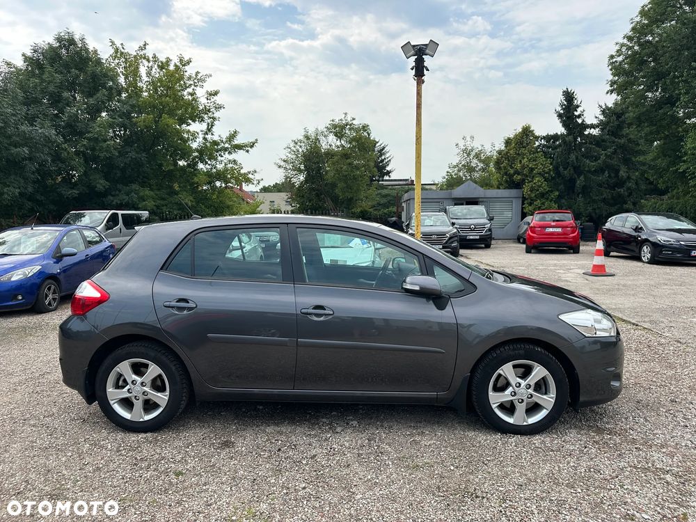 Toyota Auris - 8