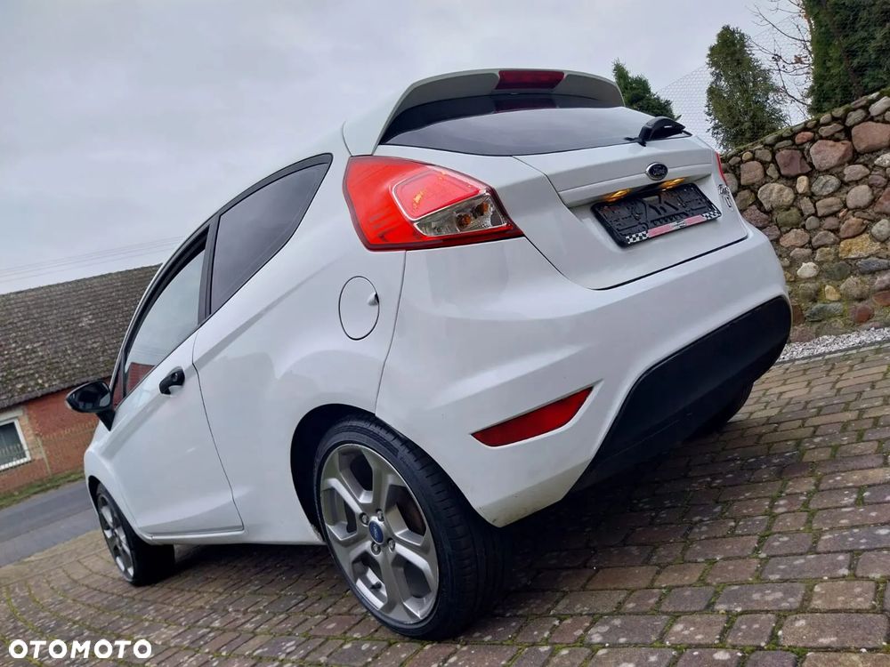 Ford Fiesta - 15