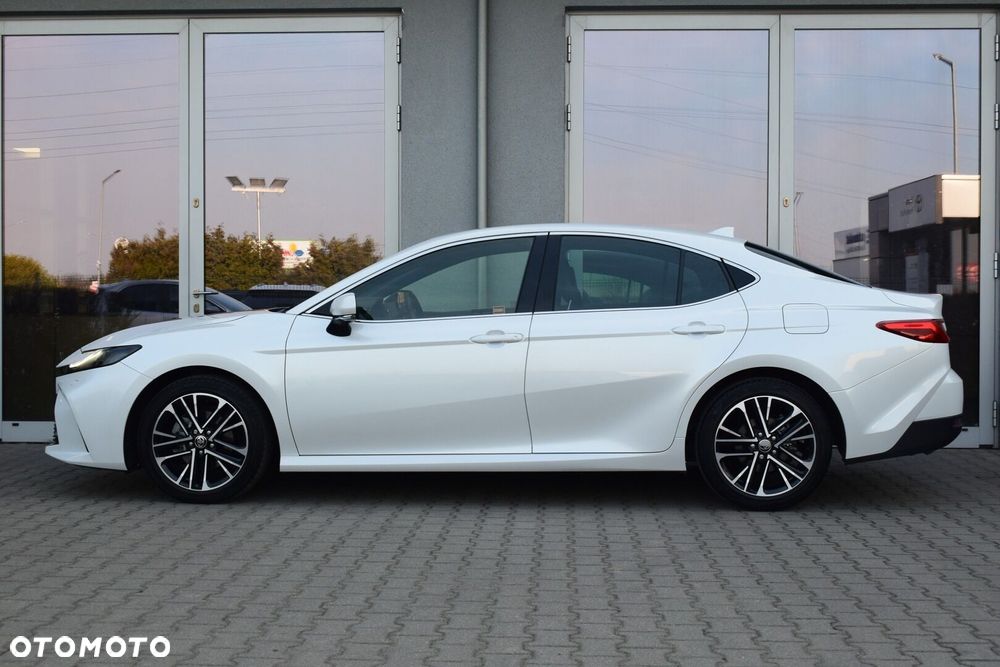 Toyota Camry - 6