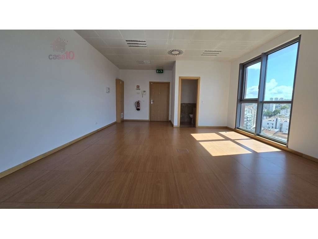 Vende-se escritório no Edificio Panoramic, no Parque das Nações - Grande imagem: 5/14