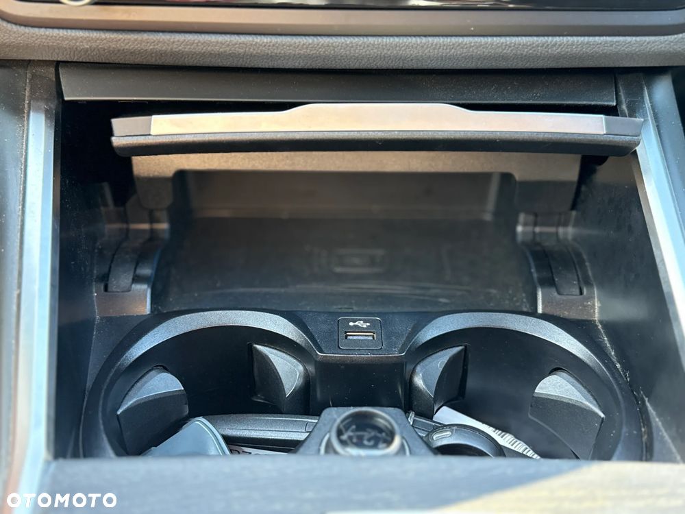 BMW Seria 3 320d xDrive M Sport sport - 40