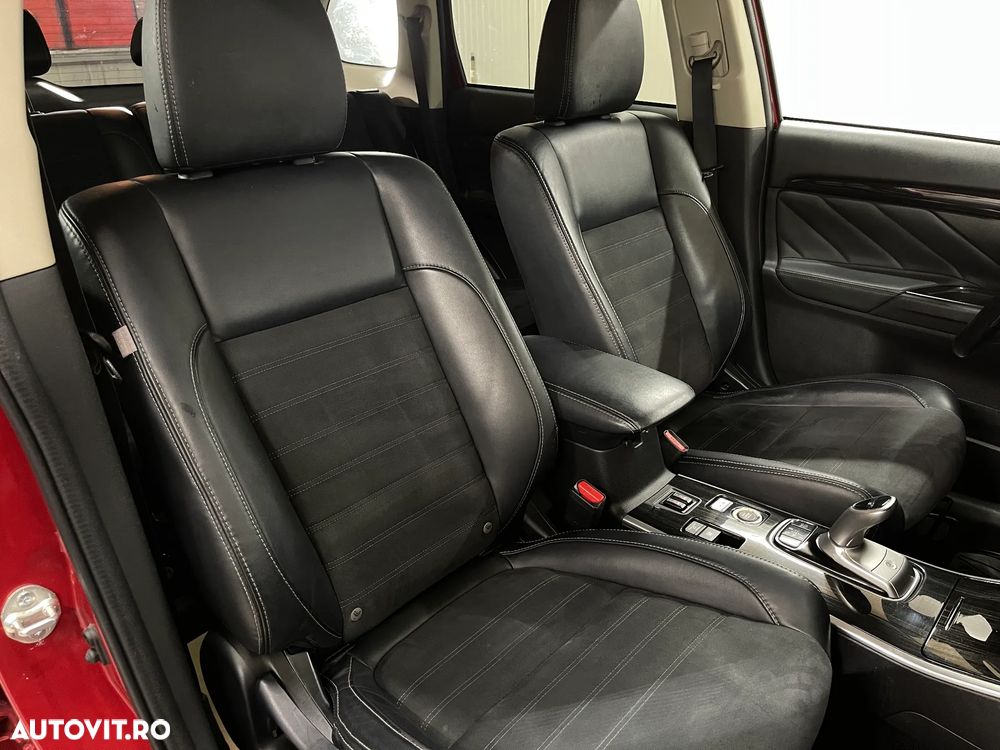 Mitsubishi Outlander 2.0 4WD Plus - 10