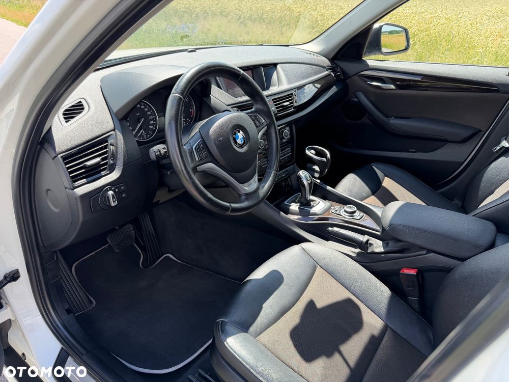 BMW X1 sDrive18d xLine - 24