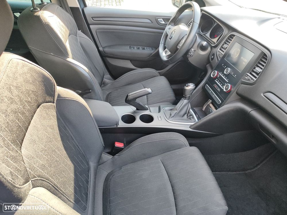 Renault Mégane 1.5 Blue dCi Limited - 11