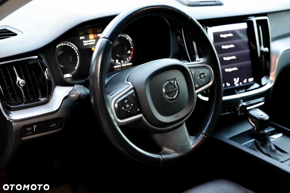 Volvo V60 D4 Momentum Pro - 20