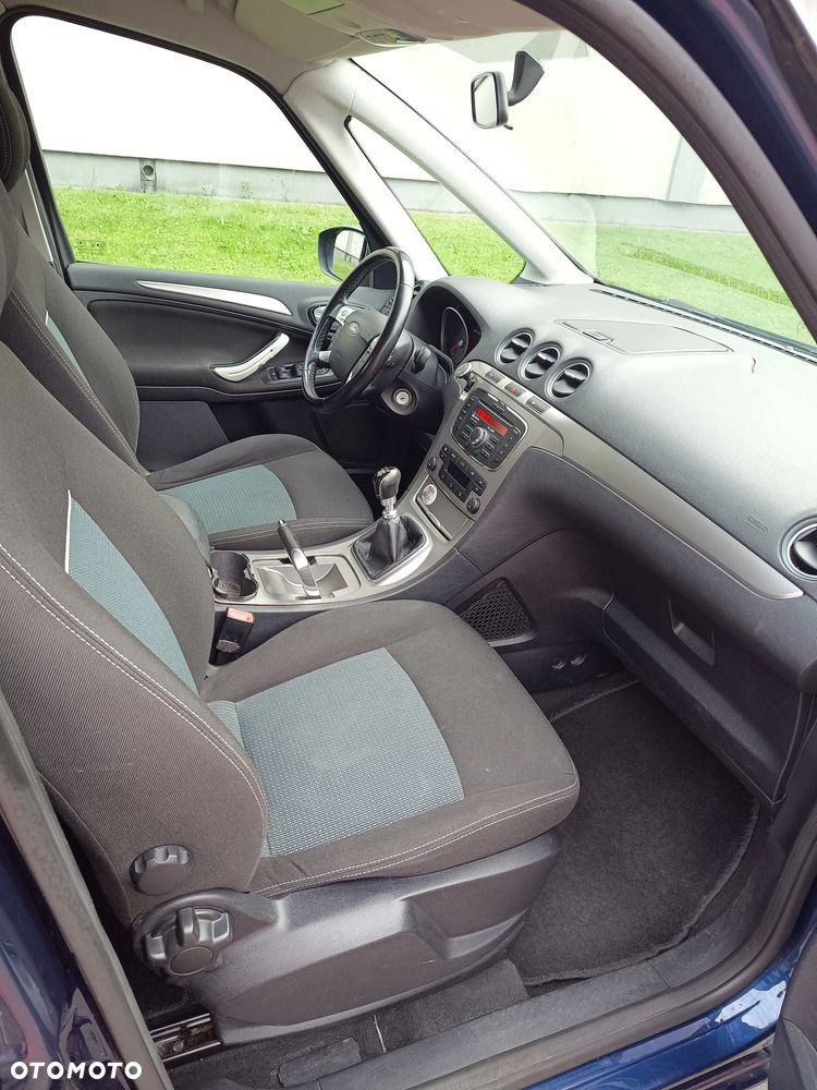 Ford Galaxy - 13