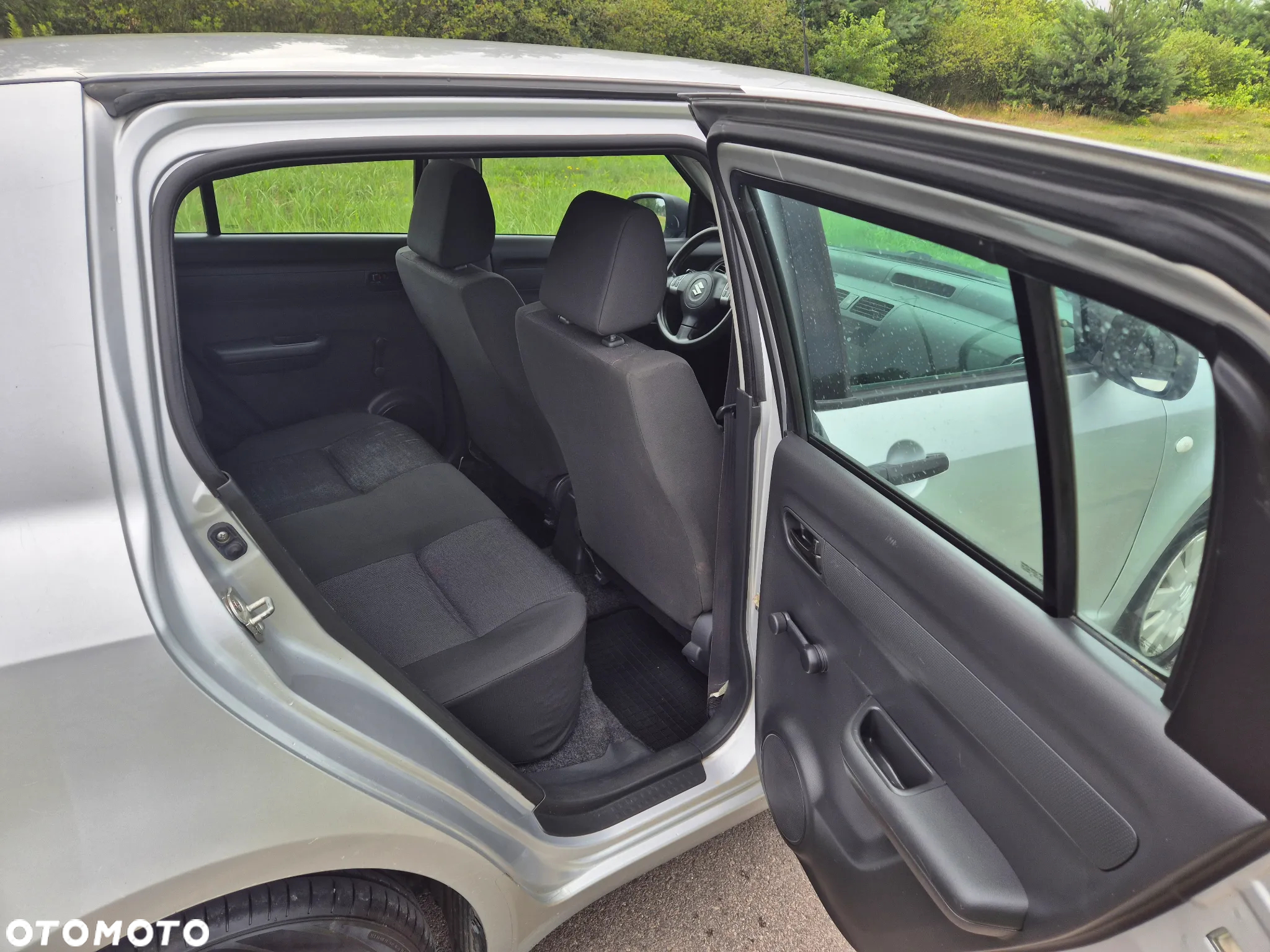 Suzuki Swift - 12