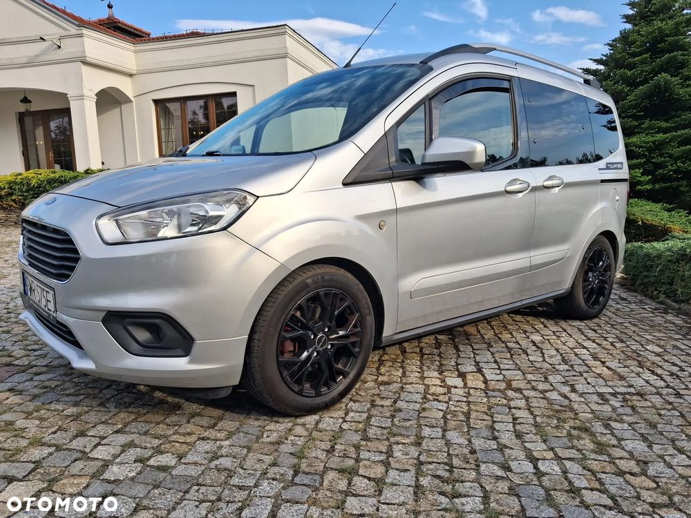 Ford Tourneo Courier - 16