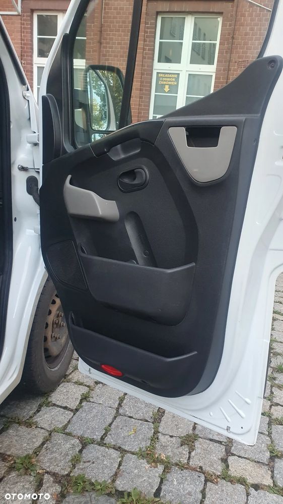 Nissan NV400 - 8