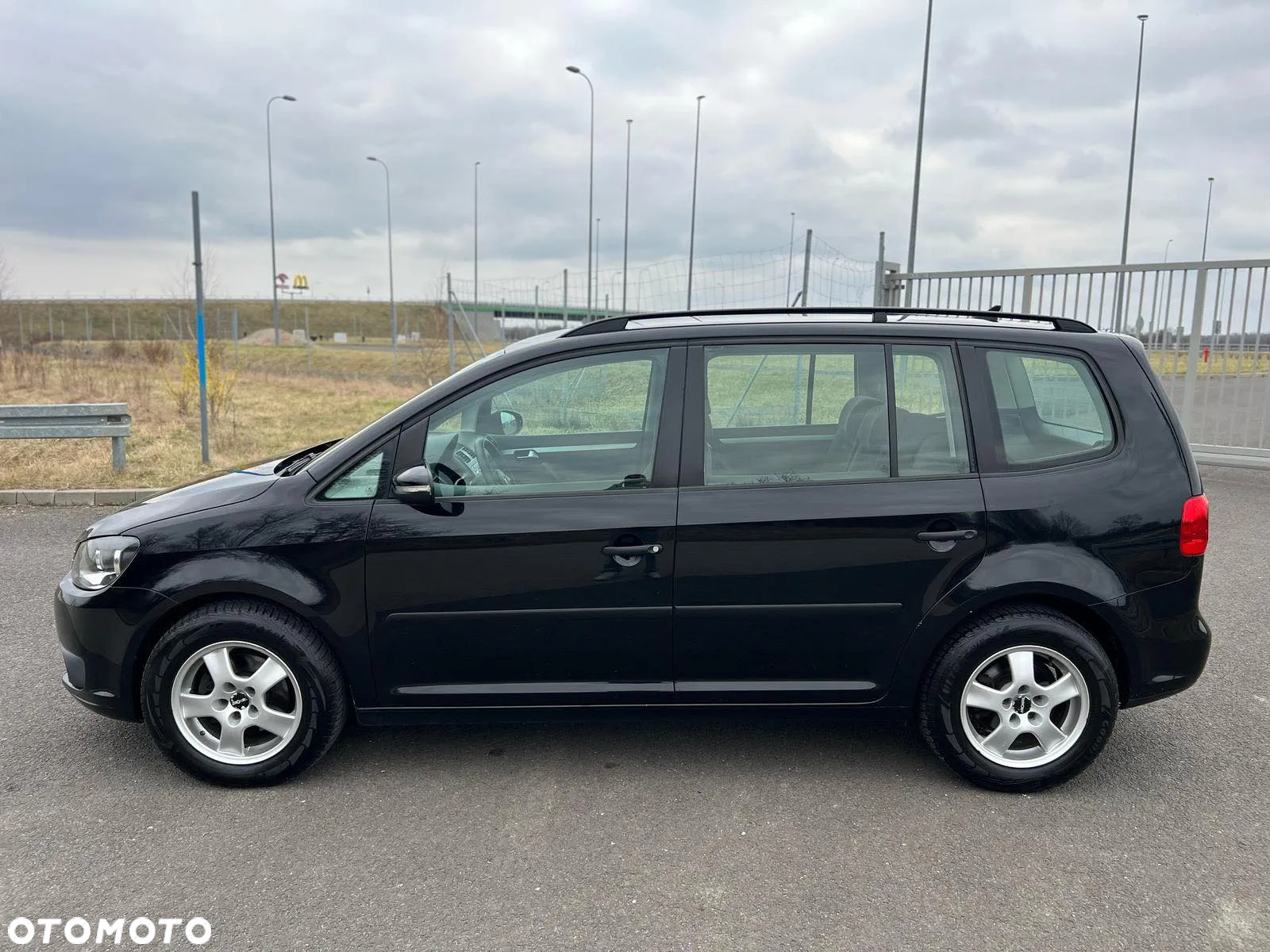 Volkswagen Touran 1.6 TDI DPF Trendline DSG - 10