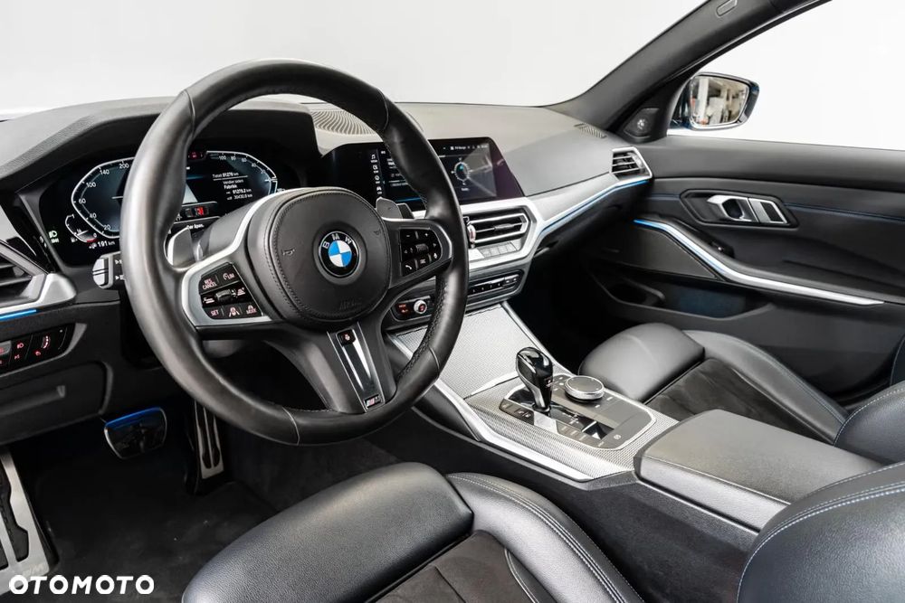 BMW Seria 3 330e Sport - 16