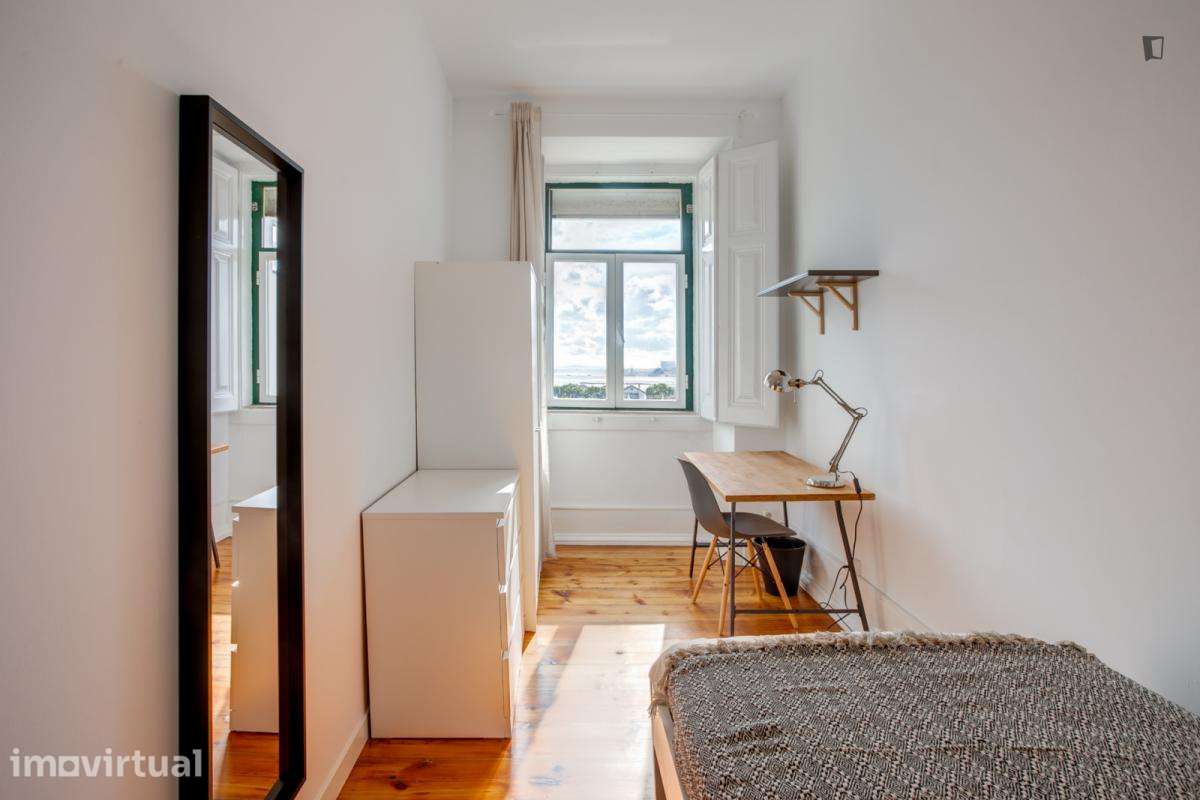 Quarto - localizado em Santos Lisbon - Grande imagem: 4/17