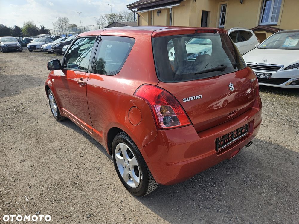 Suzuki Swift - 4