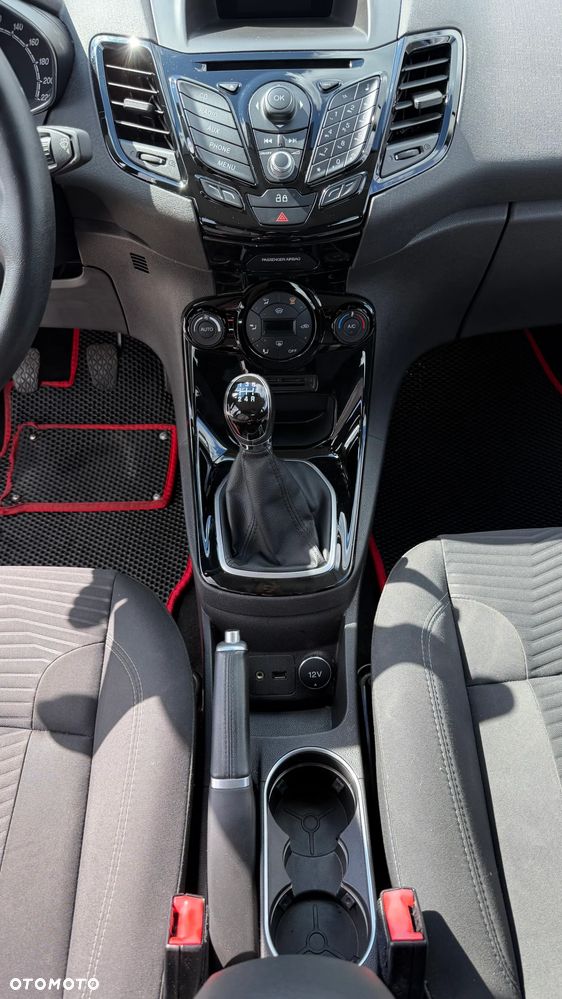 Ford Fiesta 1.0 EcoBoost Gold X - 33