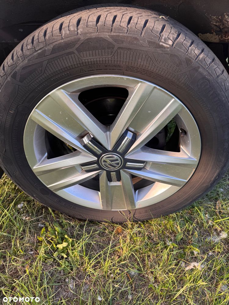 Volkswagen Caravelle Basis / CL - 23