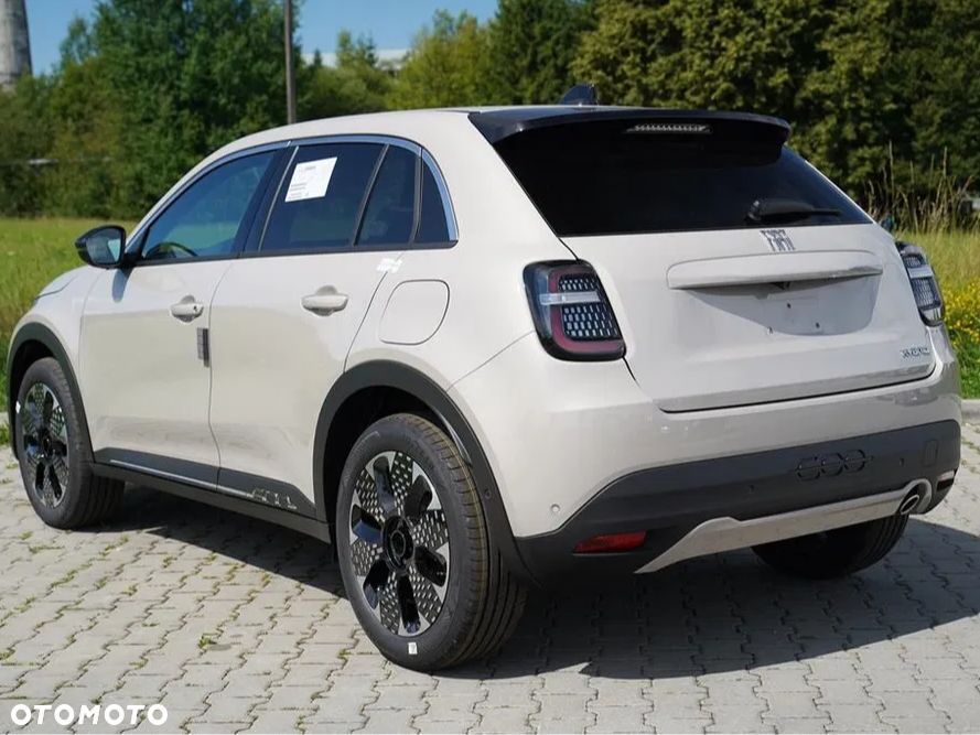 Fiat 600 1.2 Turbo Hybrid La Prima eDCT - 6