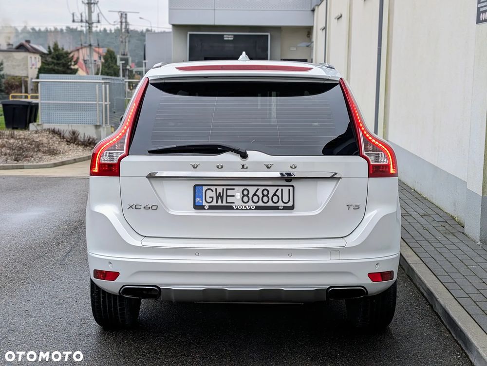 Volvo XC 60 T5 AWD Geartronic Momentum - 12