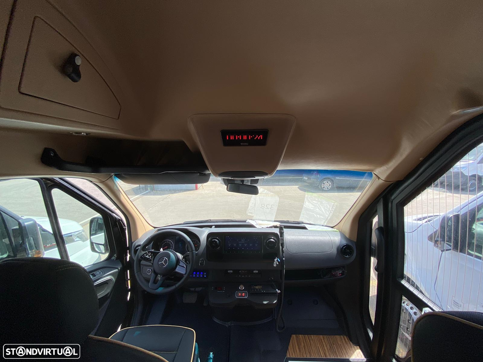 Mercedes Benz Sprinter 519 - 28