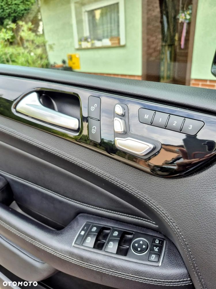 Mercedes-Benz GLE 350 d 4-Matic - 12