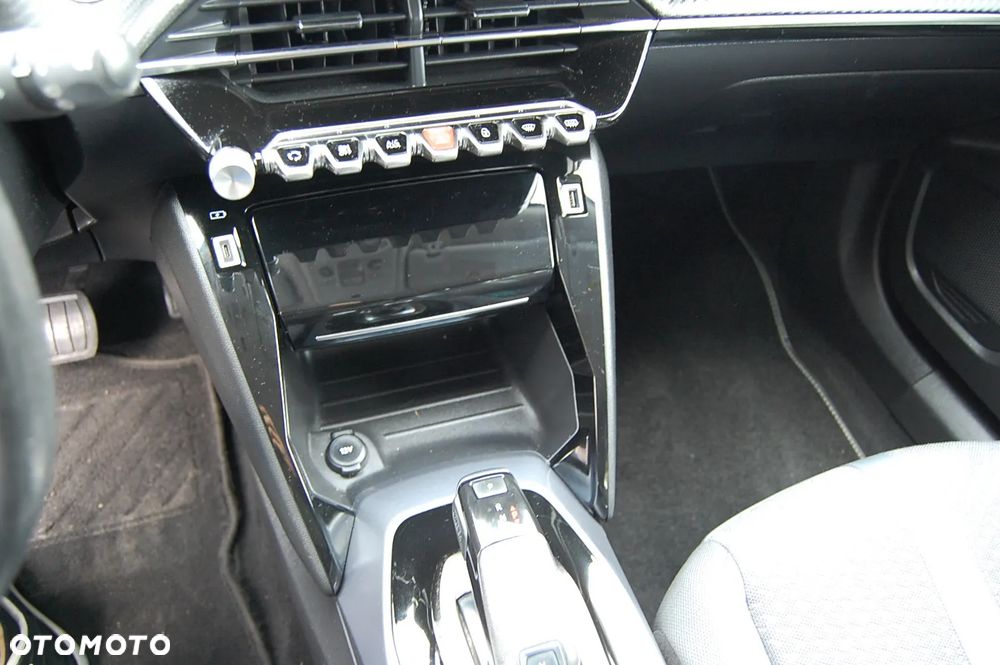 Peugeot 2008 PureTech 130 EAT8 Allure - 12