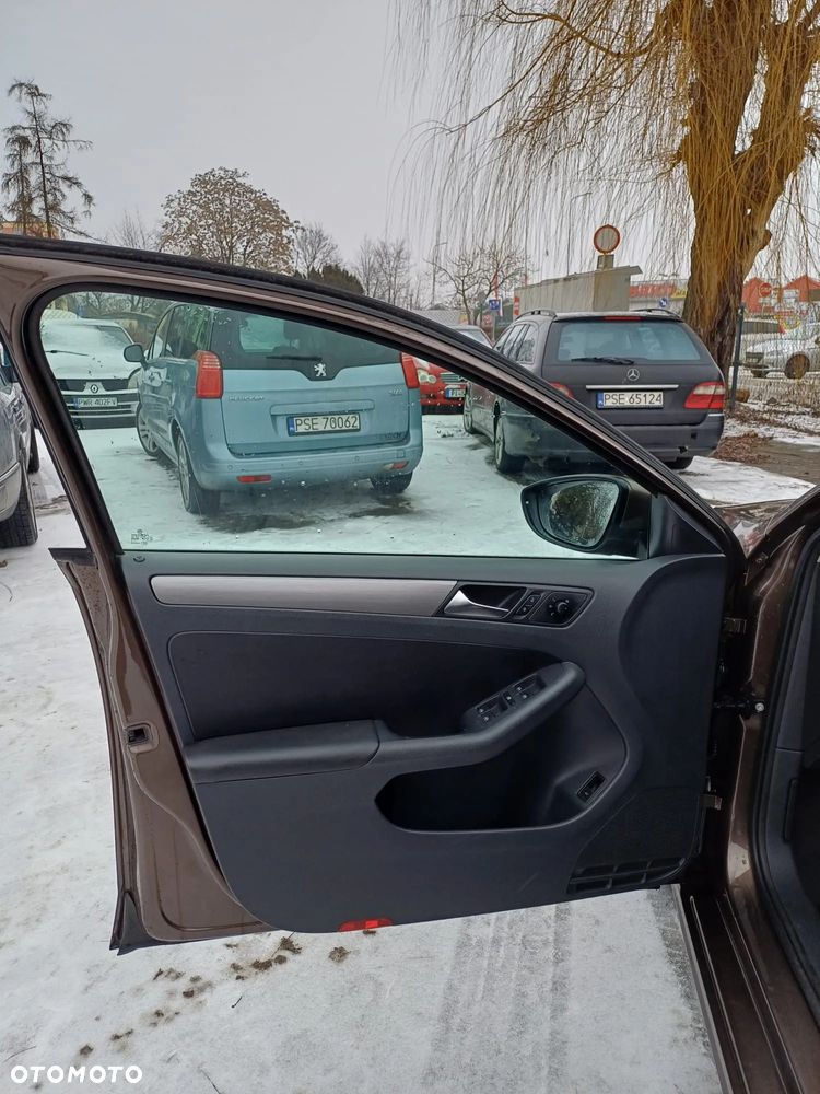 Volkswagen Jetta - 15